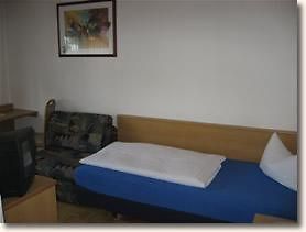 Hotel Fränkischer Landgasthof Uettingen Zimmer foto